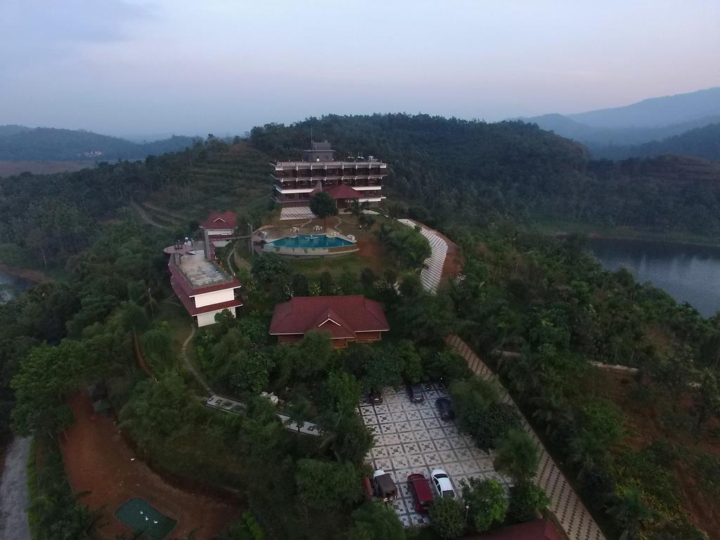 Arayal Resort-A Unit Of Sharoy Resort Tariyod Esterno foto